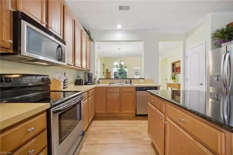 Kitchen - 1717 Briarfield Rd, Hampton, VA 23669 photo 3 of 6