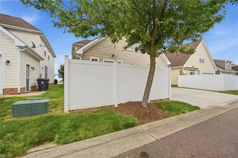 Exterior - 1717 Briarfield Rd, Hampton, VA 23669 photo 7 of 9
