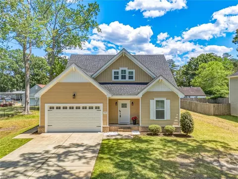 213 Hurdle Dr, Chesapeake, VA 23322