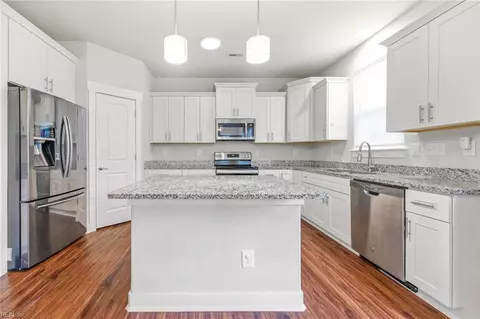 213 Hurdle Dr, Chesapeake, VA 23322