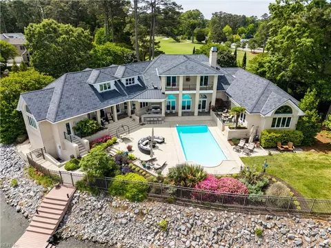 1017 Curlew Dr, Virginia Beach, VA 23451