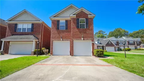 1017 Skiffs Landing Ln, Suffolk, VA 23435