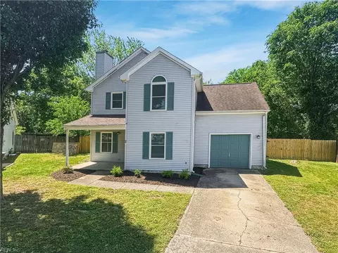 2 Northcutt Dr, Hampton, VA 23664