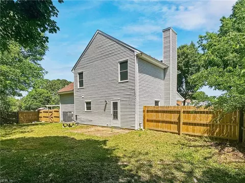 Exterior - 2 Northcutt Dr, Hampton, VA 23664 photo 6 of 9