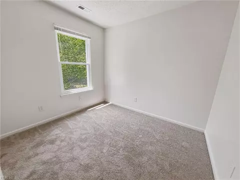 Bedroom - 2 Northcutt Dr, Hampton, VA 23664 photo 4 of 4