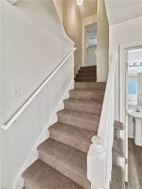 Entry Way - 2 Northcutt Dr, Hampton, VA 23664 photo 1 of 2