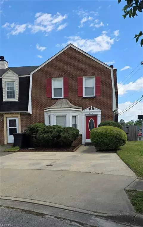 221 Cedar Creek Ter, Chesapeake, VA 23322