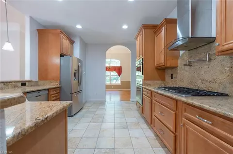 Kitchen - 732 Washington Dr, Chesapeake, VA 23322 photo 5 of 5