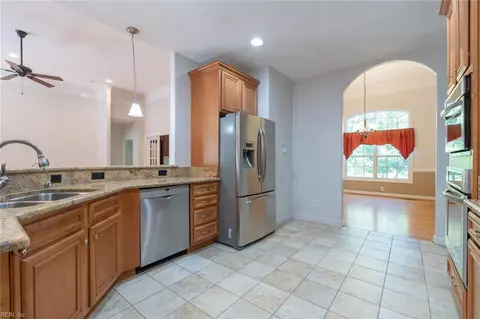 Kitchen - 732 Washington Dr, Chesapeake, VA 23322 photo 3 of 5