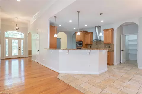 Entry Way - 732 Washington Dr, Chesapeake, VA 23322 photo 3 of 4