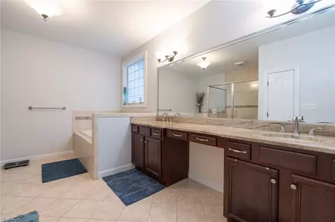 Bath - 732 Washington Dr, Chesapeake, VA 23322 photo 1 of 4