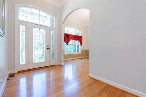 Entry Way - 732 Washington Dr, Chesapeake, VA 23322 photo 1 of 4