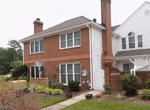 205 Amersham Dr #C, Yorktown, VA 23693