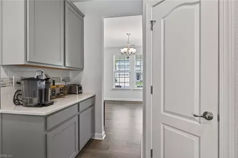 Entry Way - 34 E Berkley Dr, Hampton, VA 23663 photo 4 of 7