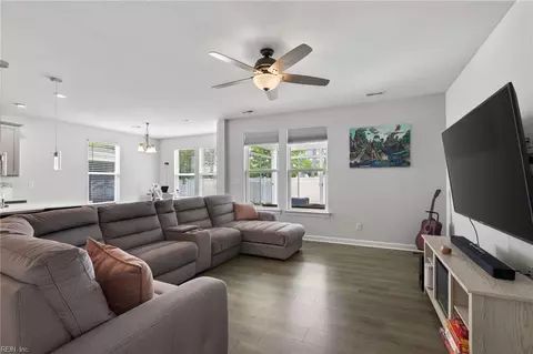 Entry Way - 34 E Berkley Dr, Hampton, VA 23663 photo 5 of 7
