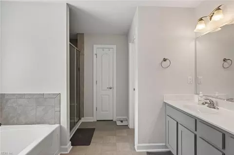 Entry Way - 34 E Berkley Dr, Hampton, VA 23663 photo 7 of 7