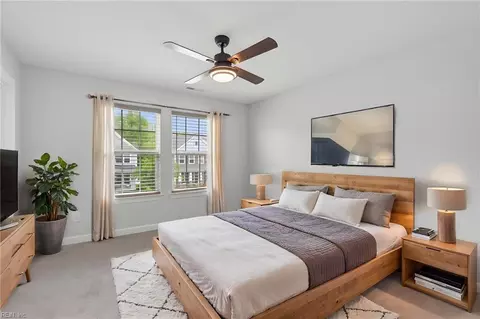 Bedroom - 34 E Berkley Dr, Hampton, VA 23663 photo 1 of 4