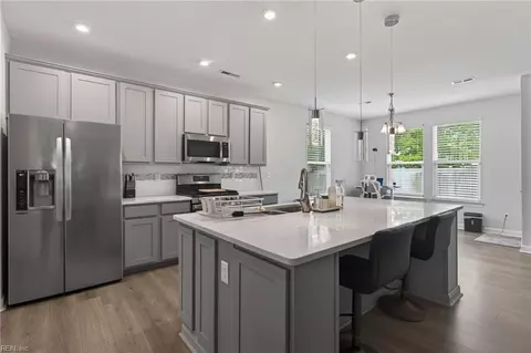 Kitchen - 34 E Berkley Dr, Hampton, VA 23663 photo 2 of 3