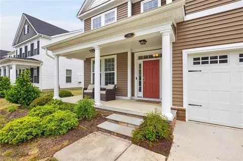 Exterior - 34 E Berkley Dr, Hampton, VA 23663 photo 2 of 8