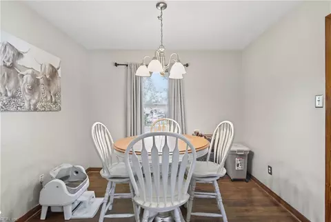 Dining - 20 Briar Dr, Hampton, VA 23661 photo 1 of 2