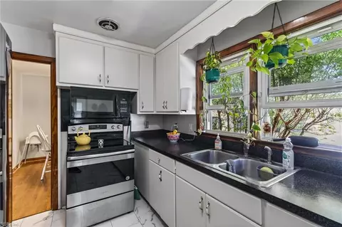 Kitchen - 20 Briar Dr, Hampton, VA 23661 photo 2 of 2