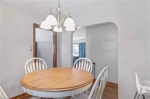 Dining - 20 Briar Dr, Hampton, VA 23661 photo 2 of 2