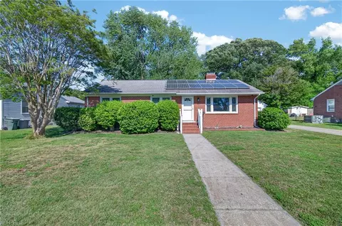 Exterior - 20 Briar Dr, Hampton, VA 23661 photo 2 of 7