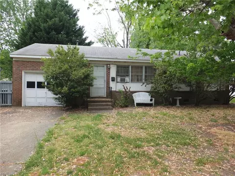 218 Clemwood Pw Pkwy, Hampton, VA 23669