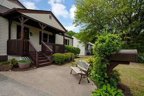 Exterior - 14 Quinn St, Hampton, VA 23669 photo 6 of 12