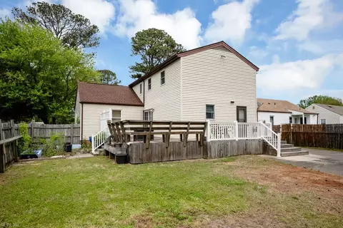 Exterior - 14 Quinn St, Hampton, VA 23669 photo 7 of 12