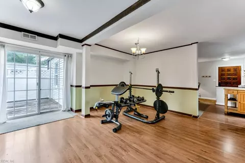Dining - 14 Quinn St, Hampton, VA 23669 photo 1 of 1