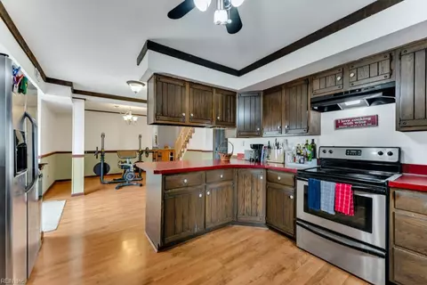 Kitchen - 14 Quinn St, Hampton, VA 23669 photo 2 of 4