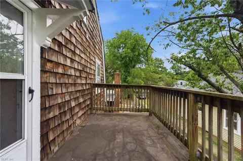 Exterior - 154 Alleghany Rd, Hampton, VA 23661 photo 8 of 16