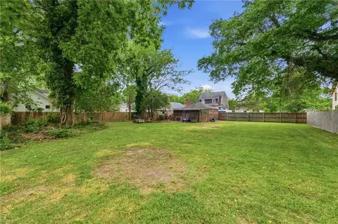 Exterior - 154 Alleghany Rd, Hampton, VA 23661 photo 11 of 16