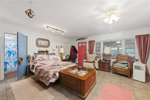 Bedroom - 154 Alleghany Rd, Hampton, VA 23661 photo 1 of 4