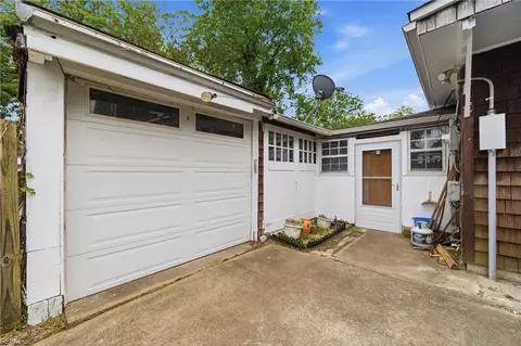 Exterior - 154 Alleghany Rd, Hampton, VA 23661 photo 10 of 16
