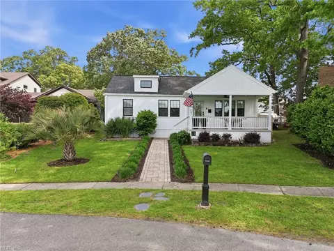 481 Lakewood Cir, Virginia Beach, VA 23451