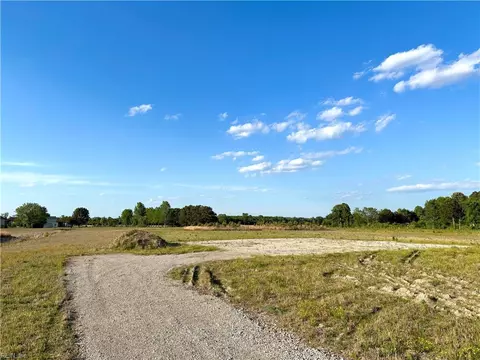 1924 Hungarian Rd, Chesapeake, VA 23322