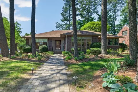 460 Hariton Ct, Norfolk, VA 23505