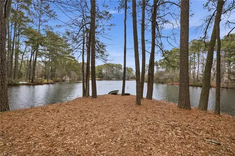 2452 Laurel Cove Dr, Virginia Beach, VA 23454