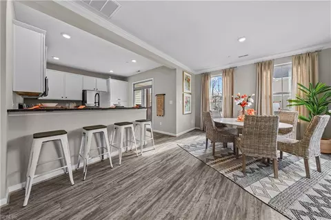 Dining - 1509 Watermark Way #1509, Hampton, VA 23666 photo 1 of 2