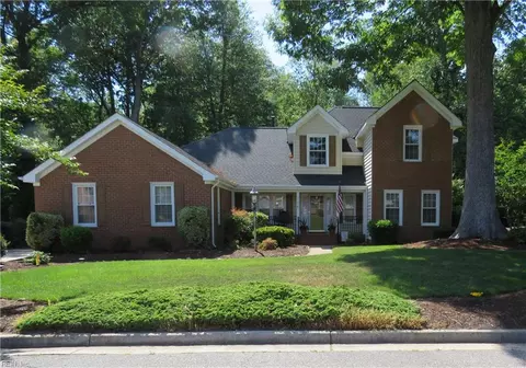 716 Firethorn Rd, Chesapeake, VA 23320