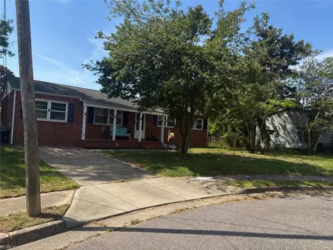 502 Regina Ct, Hampton, VA 23669