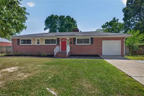 131 Nicewood Dr, Newport News, VA 23602