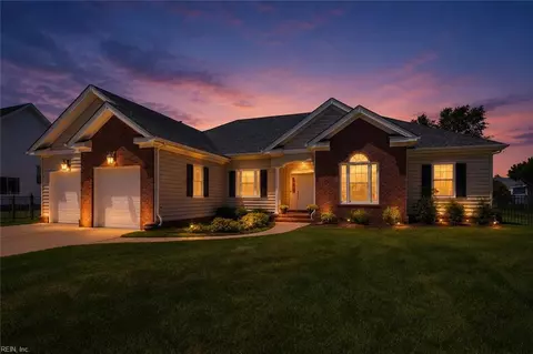 1813 Royale Walk Dr, Virginia Beach, VA 23456