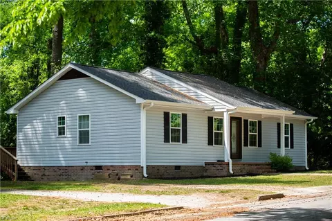 308 Hicksford Ave, Emporia, VA 23847