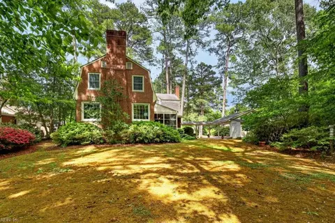 Exterior - 1103 Pine Valley Dr, Suffolk, VA 23434 photo 5 of 7