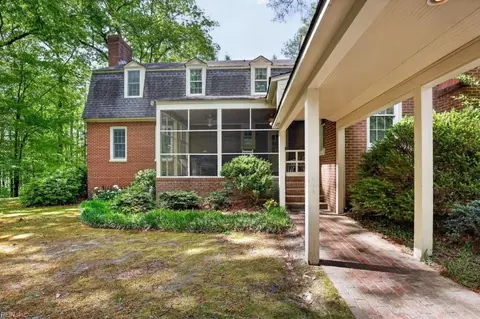 Exterior - 1103 Pine Valley Dr, Suffolk, VA 23434 photo 3 of 7