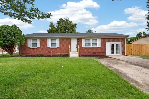 1214 Jamal Ln W, Portsmouth, VA 23701