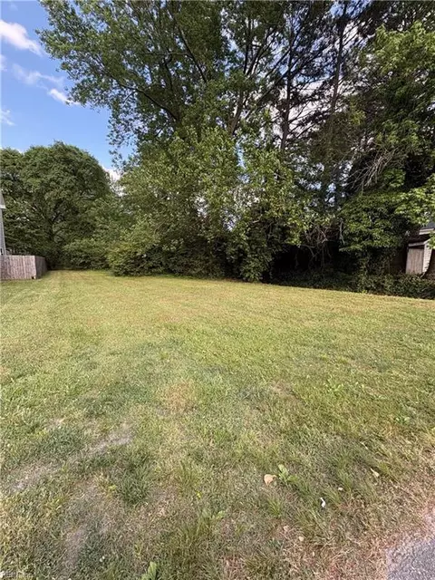 46 Noble St, Portsmouth, VA 23702